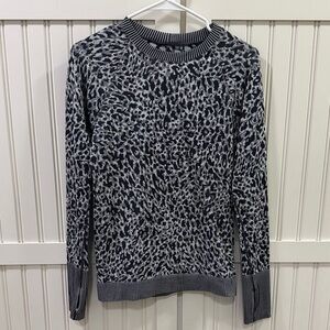 Women’s Lululemon Restless Pullover Top size 6